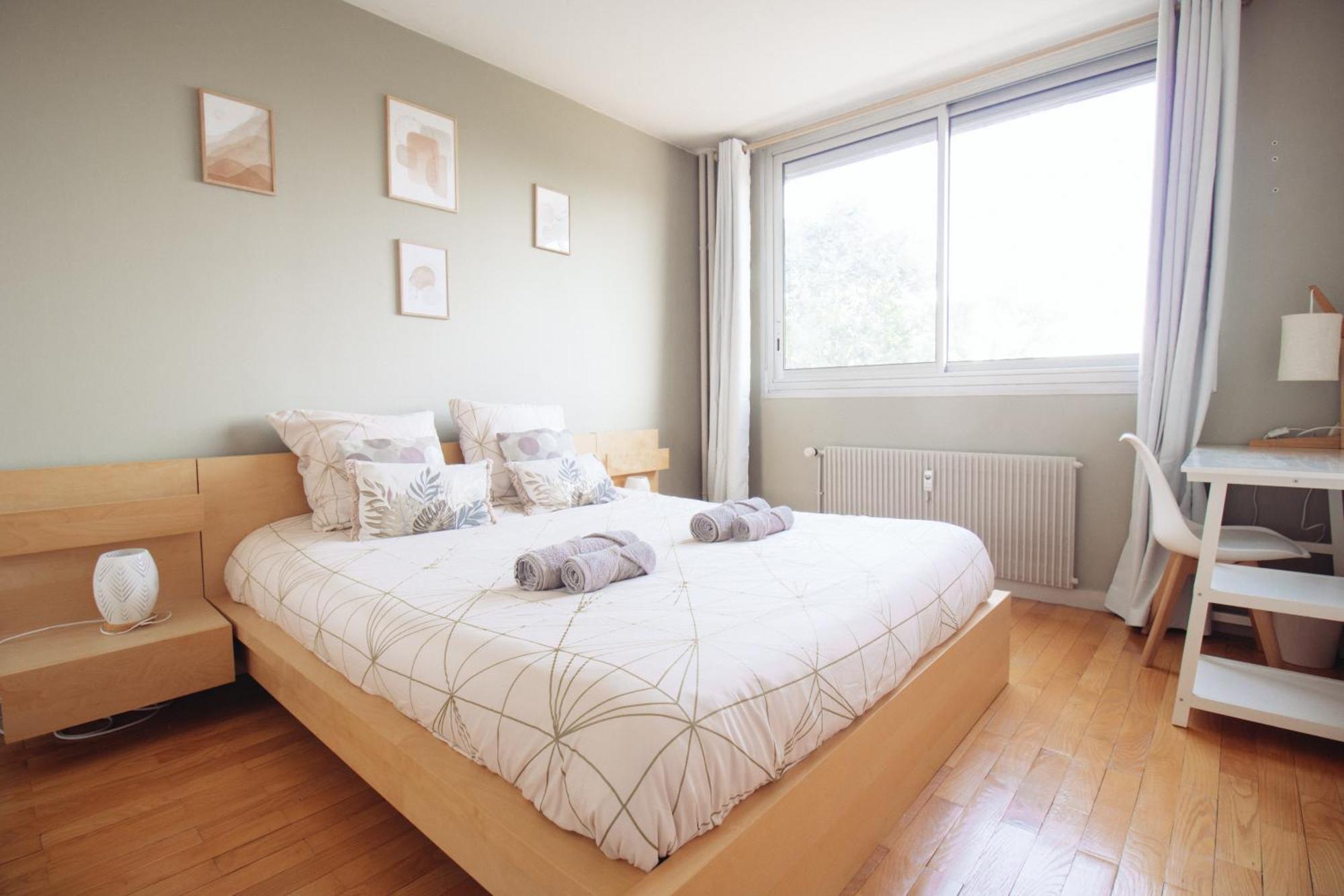 Appartement Spacieux Avec Balcon Bourg-en-Bresse Exterior photo